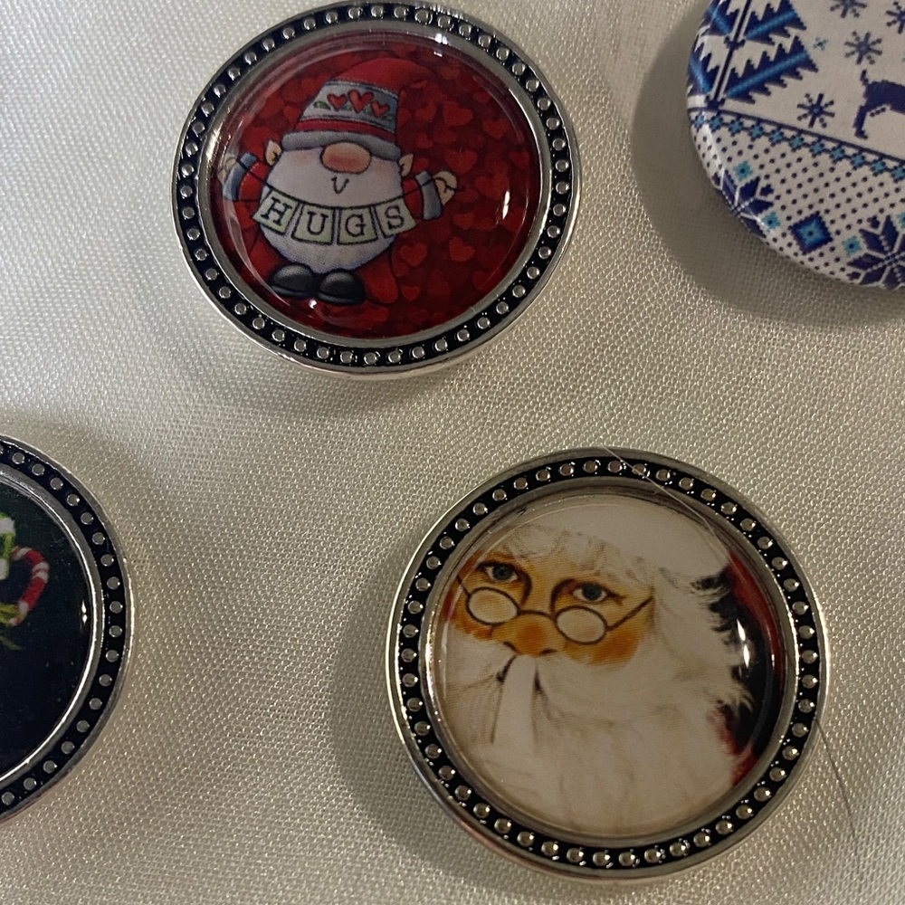 Lot of 8 Christmas Magnabilities pendant inserts to add to your pendants - Picture 5 of 6